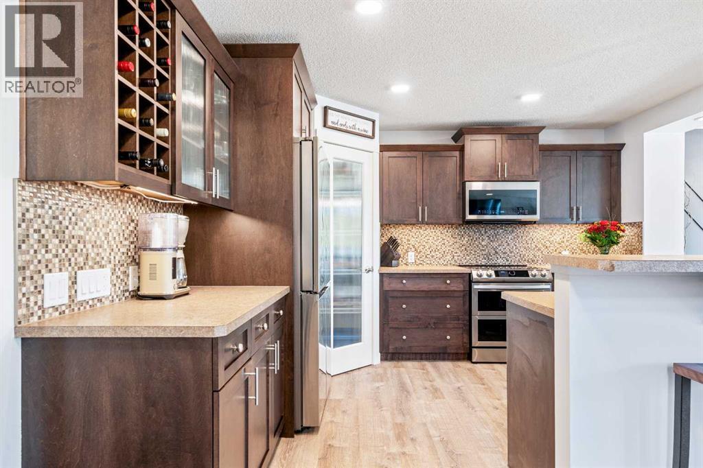 109 Drake Landing Cove, Okotoks, Alberta  T1S 0E6 - Photo 5 - A2349042