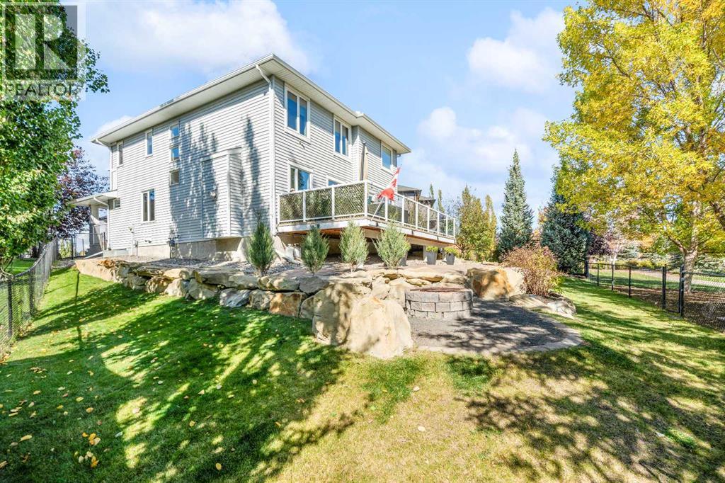 109 Drake Landing Cove, Okotoks, Alberta  T1S 0E6 - Photo 2 - A2349042