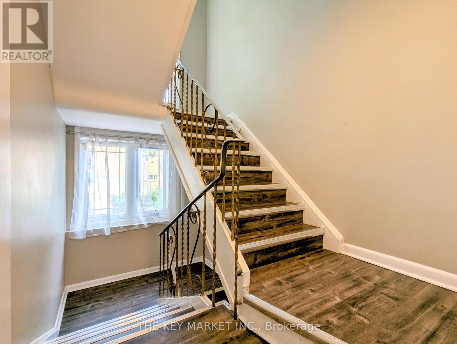 2 - 211 St Clements Avenue, Toronto, Ontario  M4R 1H3 - Photo 10 - C13861728