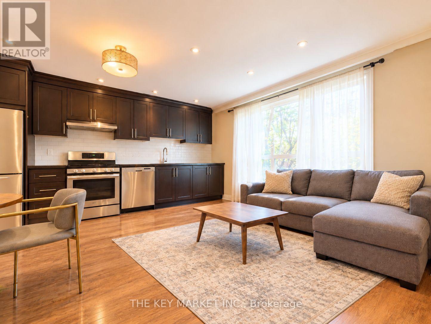 2 - 211 St Clements Avenue, Toronto, Ontario  M4R 1H3 - Photo 3 - C13861780