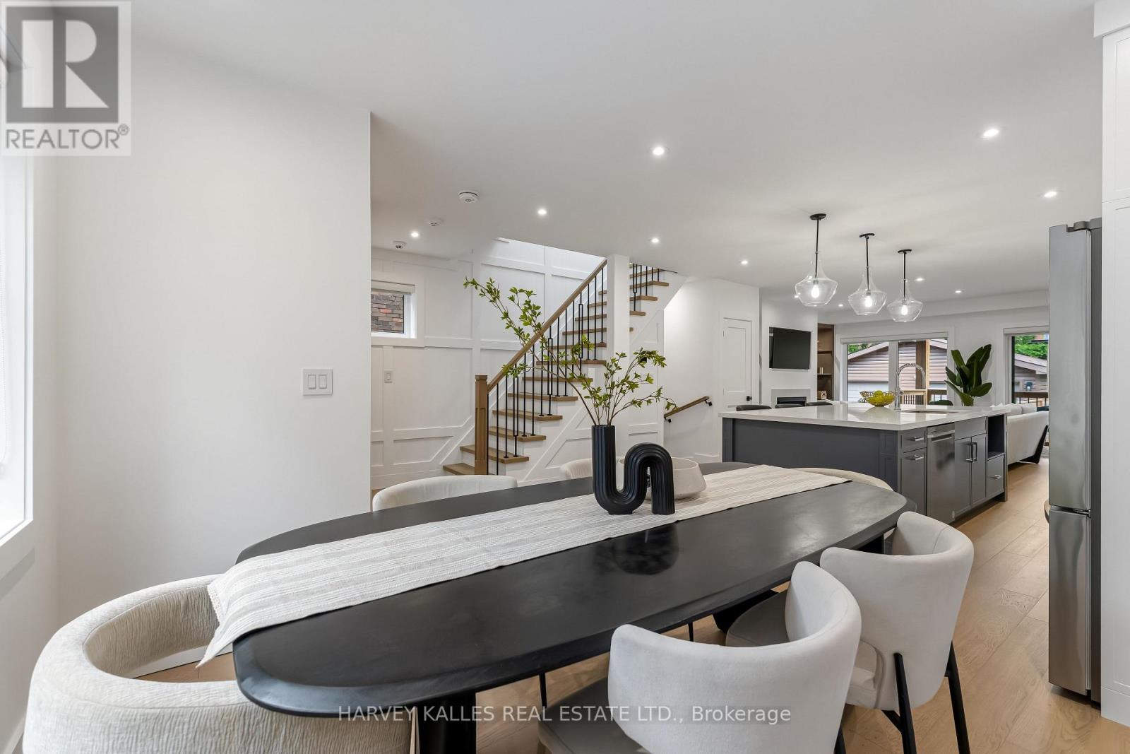 56 Glengarry Avenue, Toronto, Ontario  M5M 1C9 - Photo 7 - C13861790
