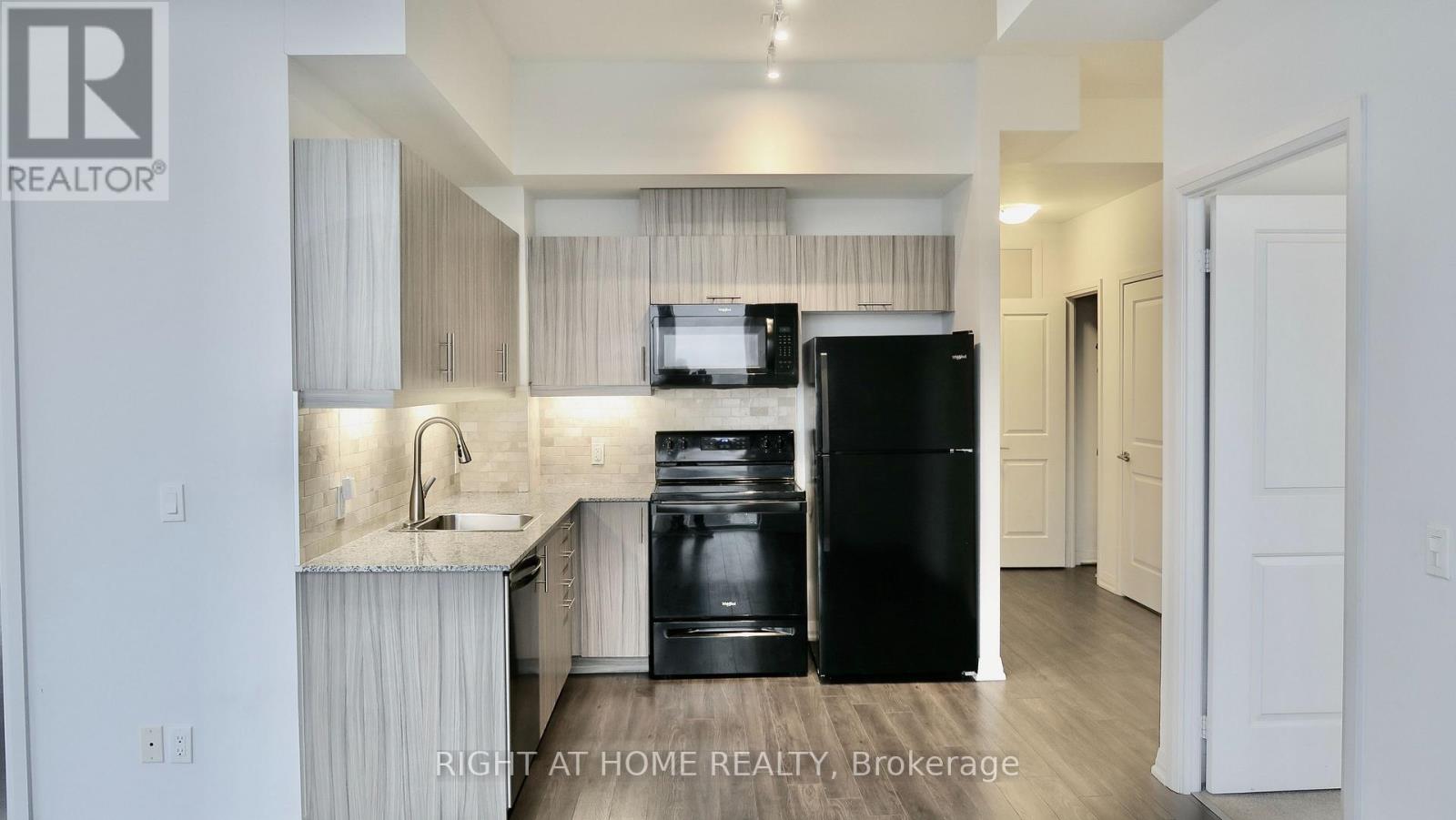 2707 - 30 Meadowglen Place, Toronto, Ontario  M1G 0A6 - Photo 7 - E13861734