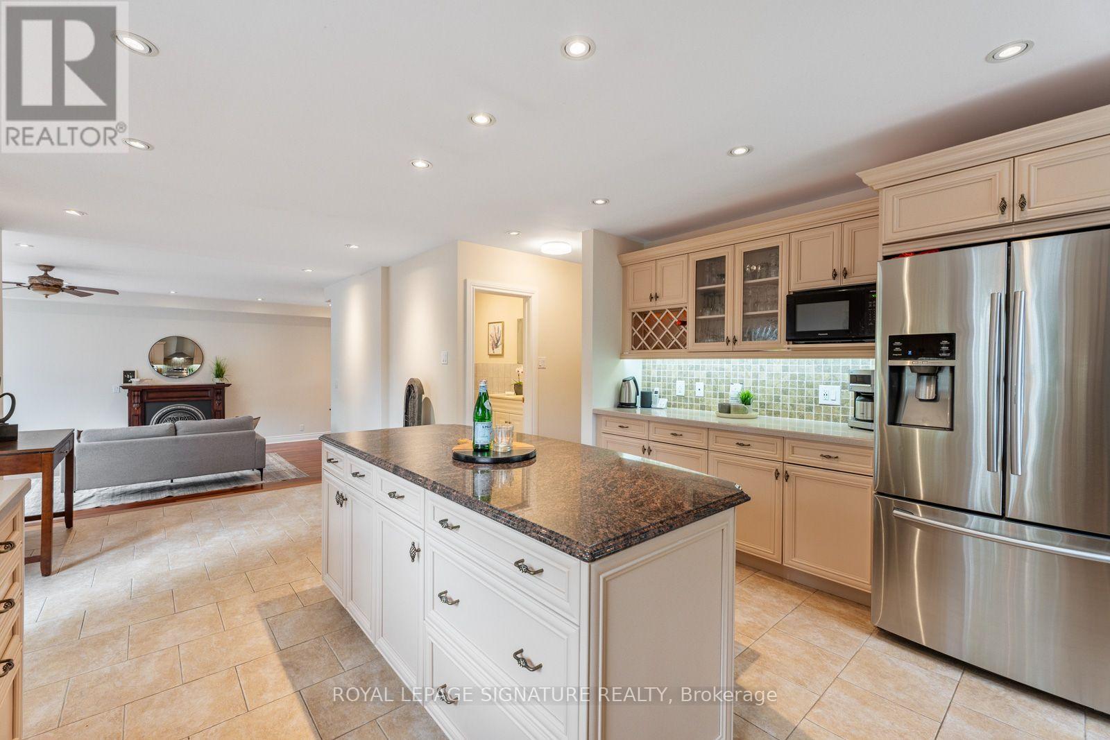 234 Rouge Hills Drive, Toronto (Rouge), Ontario  M1C 2Z1 - Photo 6 - E13861830