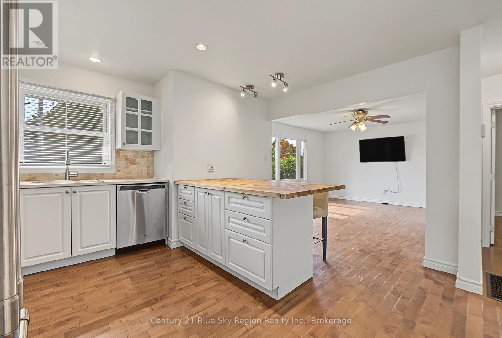22 Corbett Street, North Bay, Ontario  P1A 1M5 - Photo 4 - X13861736