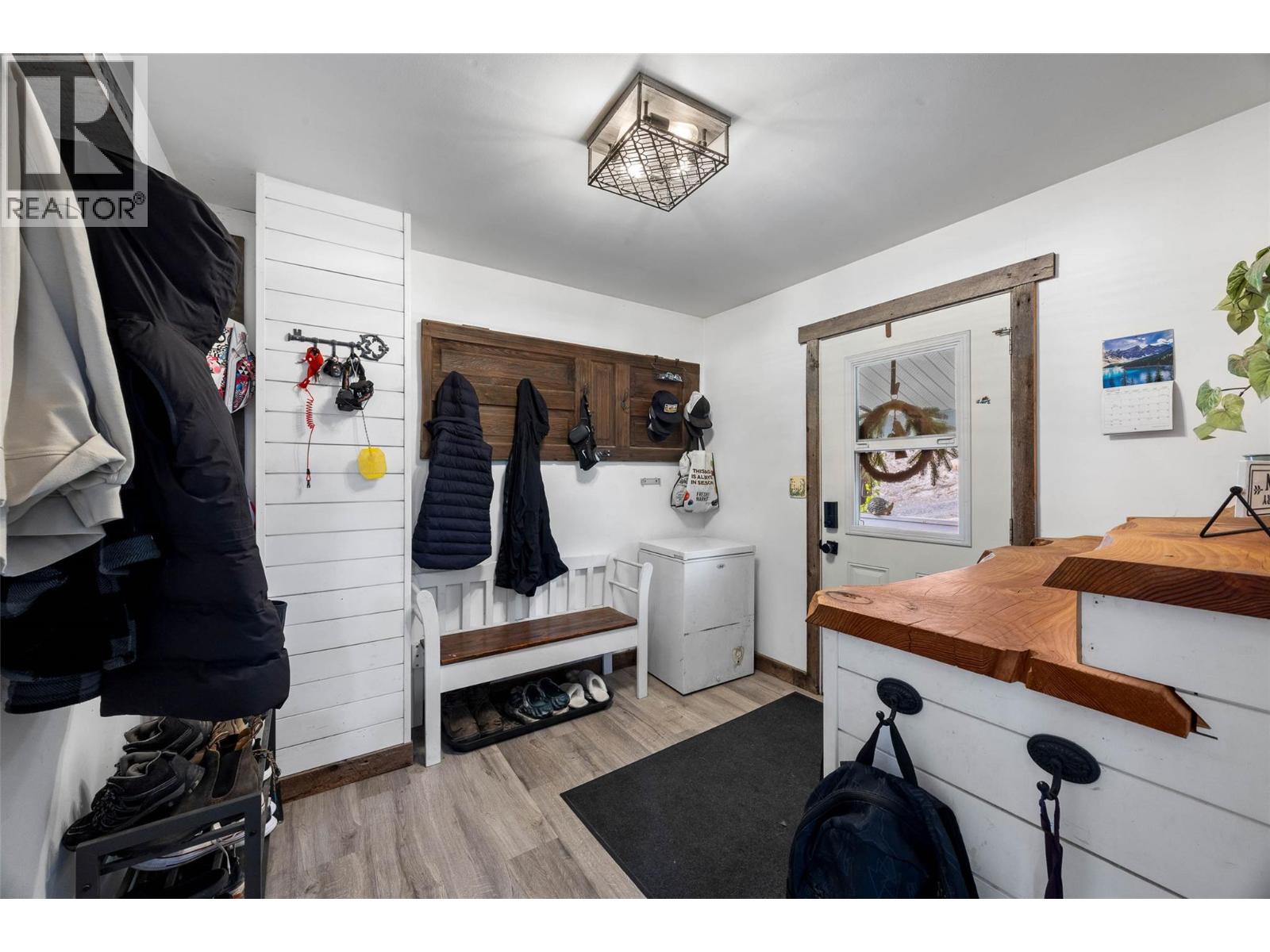 850 Inskip Road, Kamloops, British Columbia  V2B 8N7 - Photo 6 - 10396047