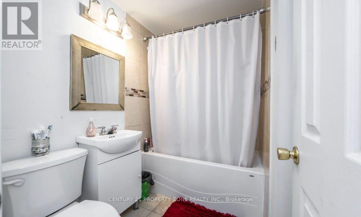 Room - 475 Bramalea Road, Brampton (Southgate), Ontario  L6T 2X2 - Photo 3 - W13861844