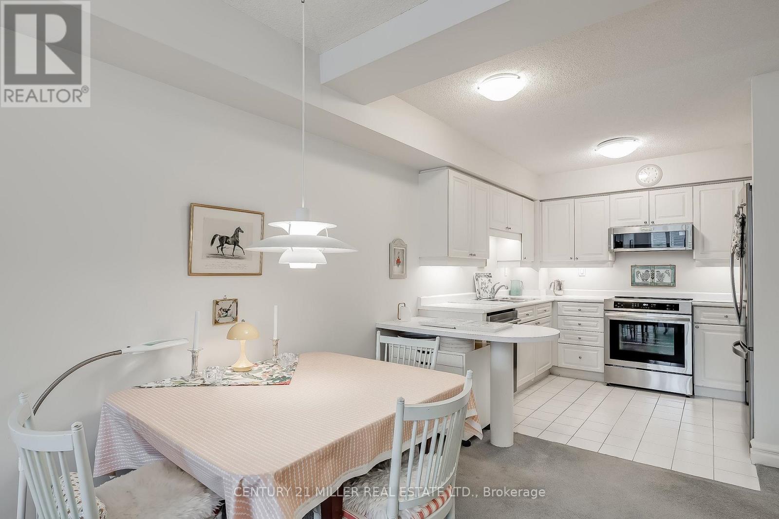 307 - 221 Robinson Street, Oakville (Oo Old Oakville), Ontario  L6J 7N9 - Photo 7 - W13861848