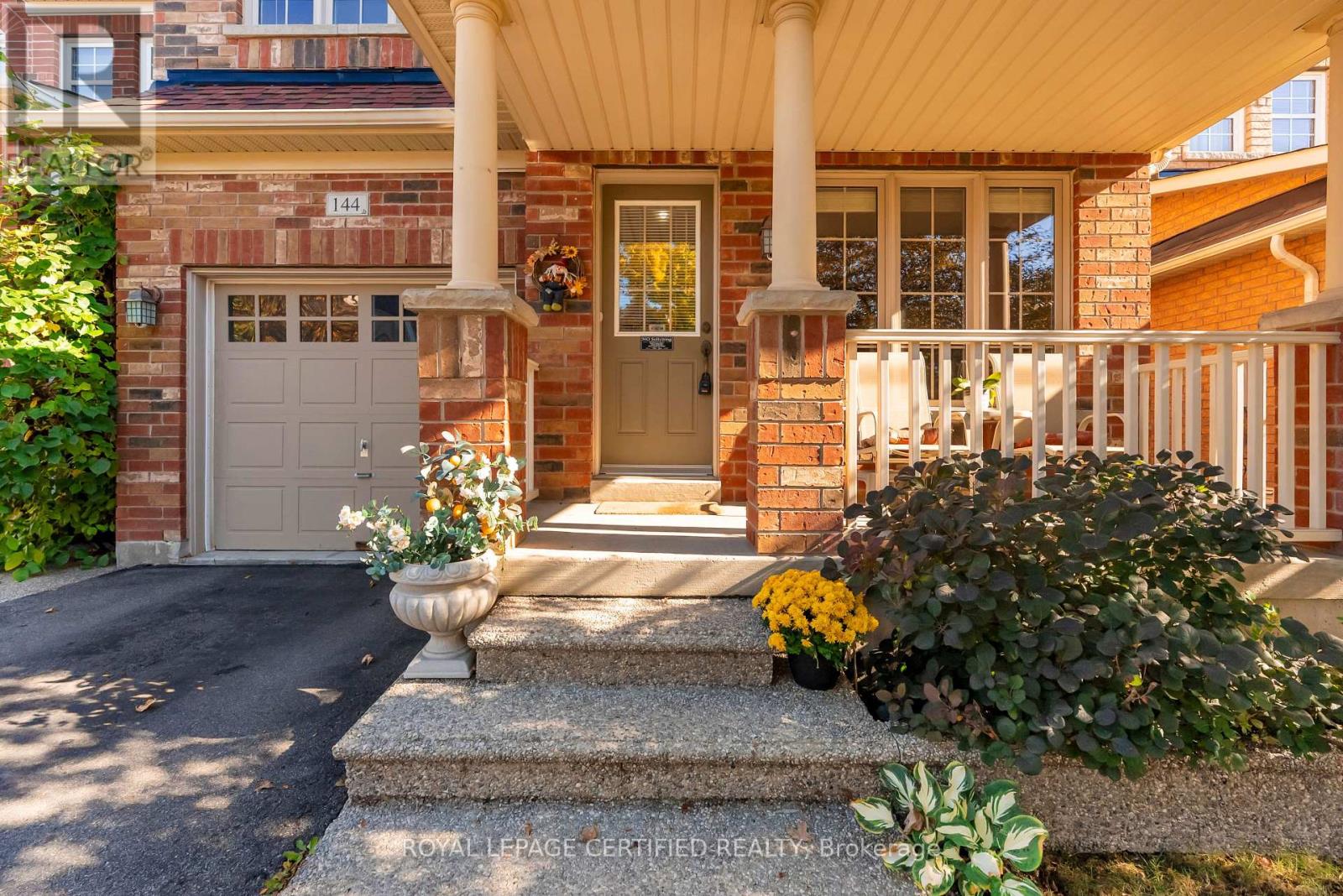 144 Mccready Drive, Milton (Sc Scott), Ontario  L9T 0V5 - Photo 2 - W13861882