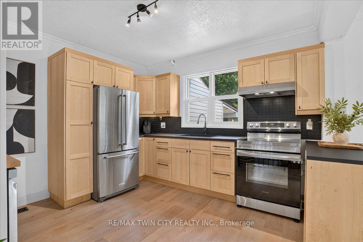 67 Arnold Street, Kitchener, Ontario  N2H 6C9 - Photo 18 - X13861762