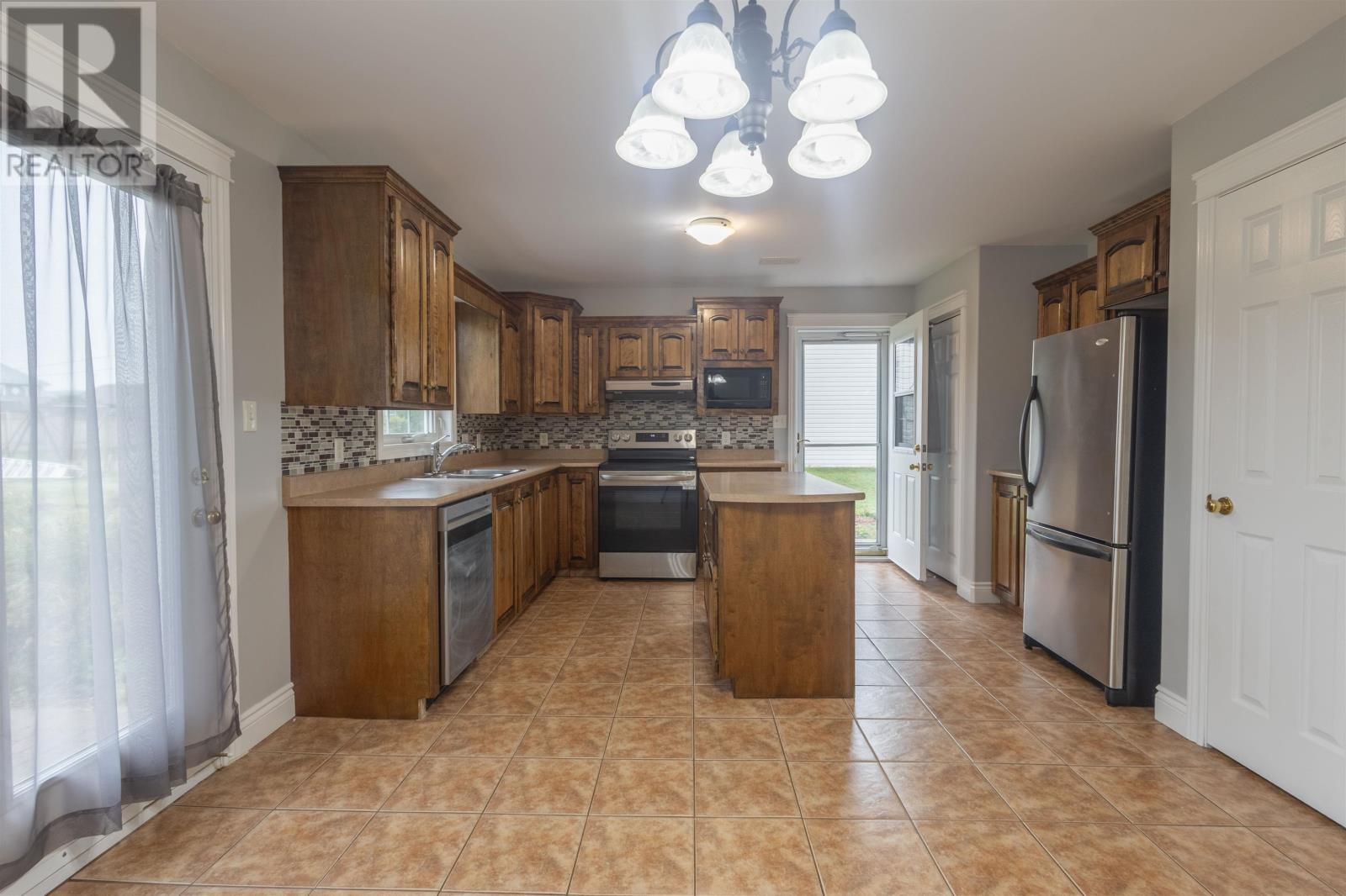 35 Barbour Circle, Charlottetown, Prince Edward Island  C1A 9S9 - Photo 10 - 202625135