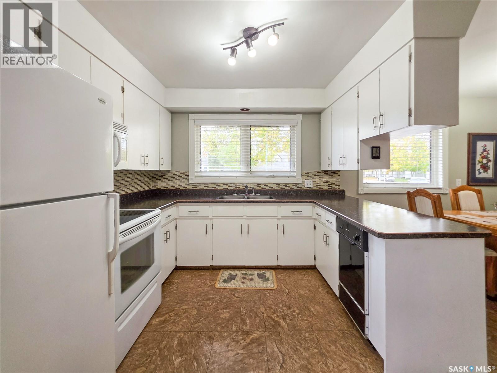 202 7th Avenue W, Melville, Saskatchewan  S0A 2P0 - Photo 14 - SK050341