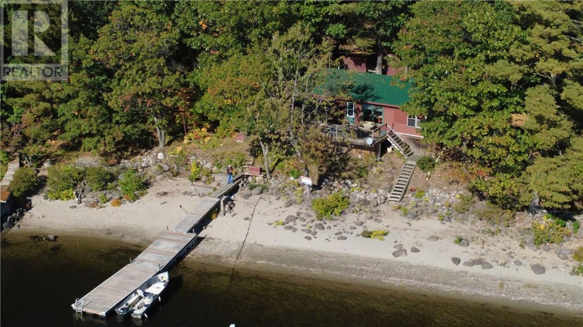 23 Four Mile Island, Alban, Ontario