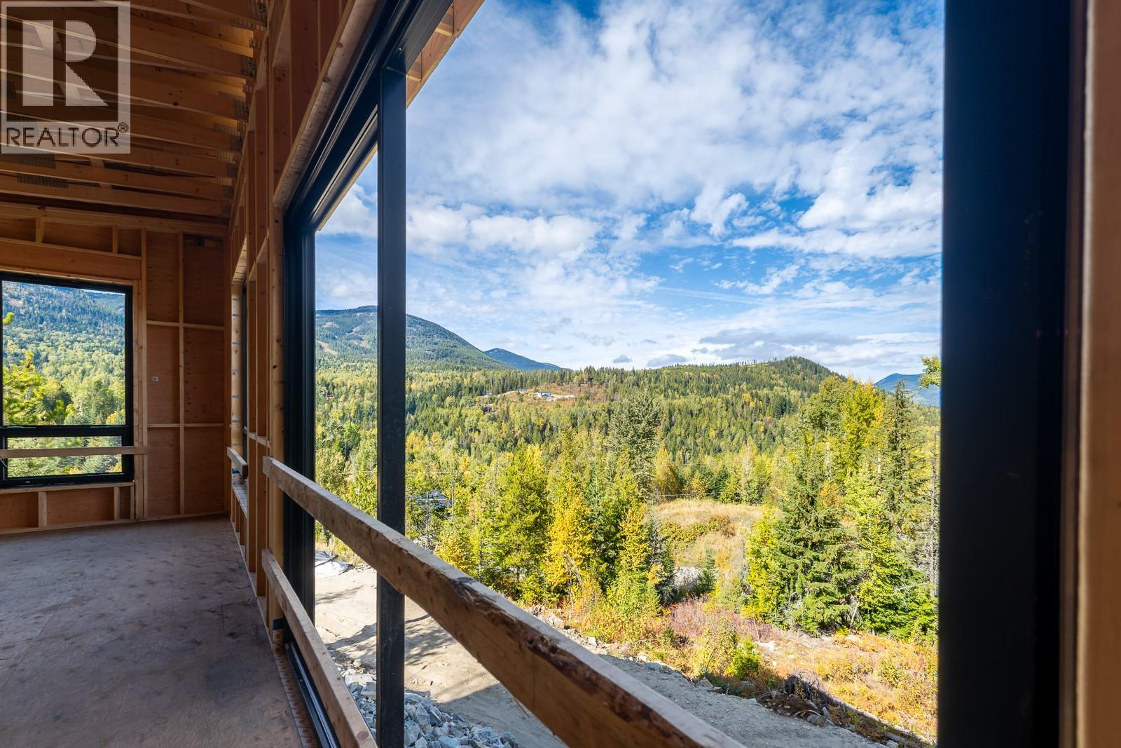 305 Richie Road, Rossland, British Columbia  V0G 1Y0 - Photo 13 - 10378316