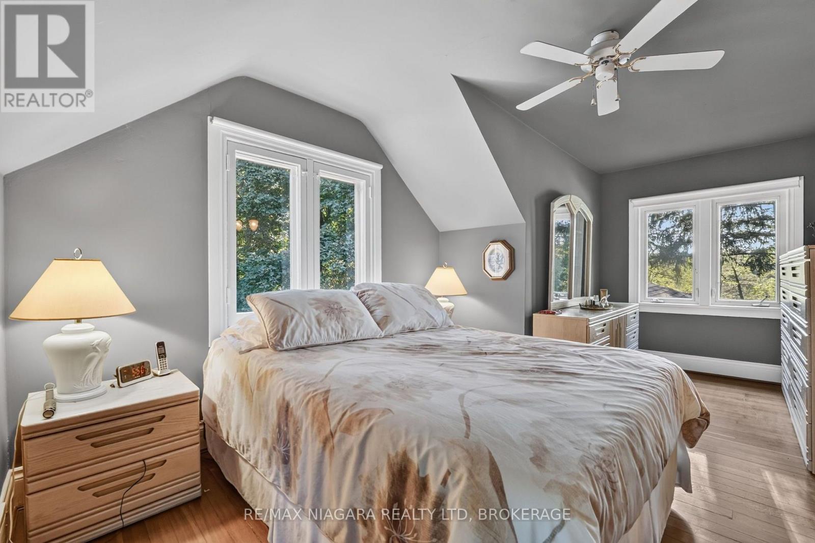 1577 Gregory Road, St. Catharines, Ontario  L2R 6P9 - Photo 31 - X13861942