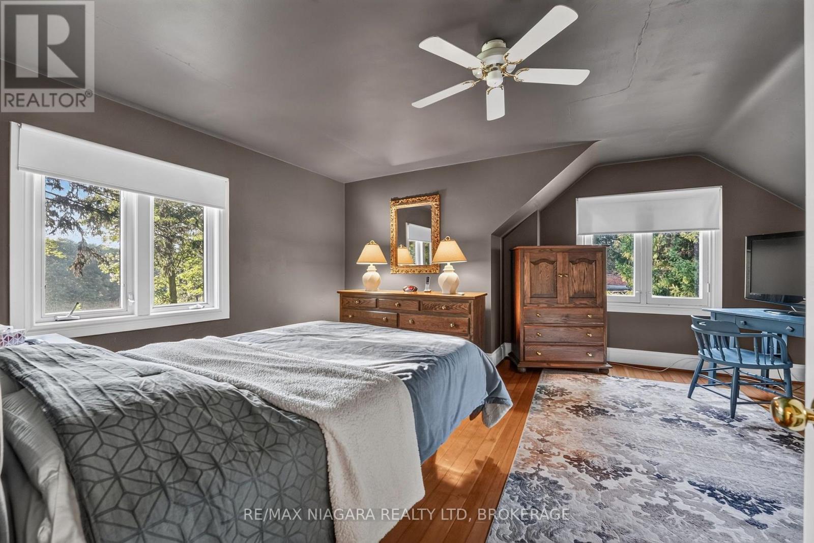 1577 Gregory Road, St. Catharines, Ontario  L2R 6P9 - Photo 33 - X13861942