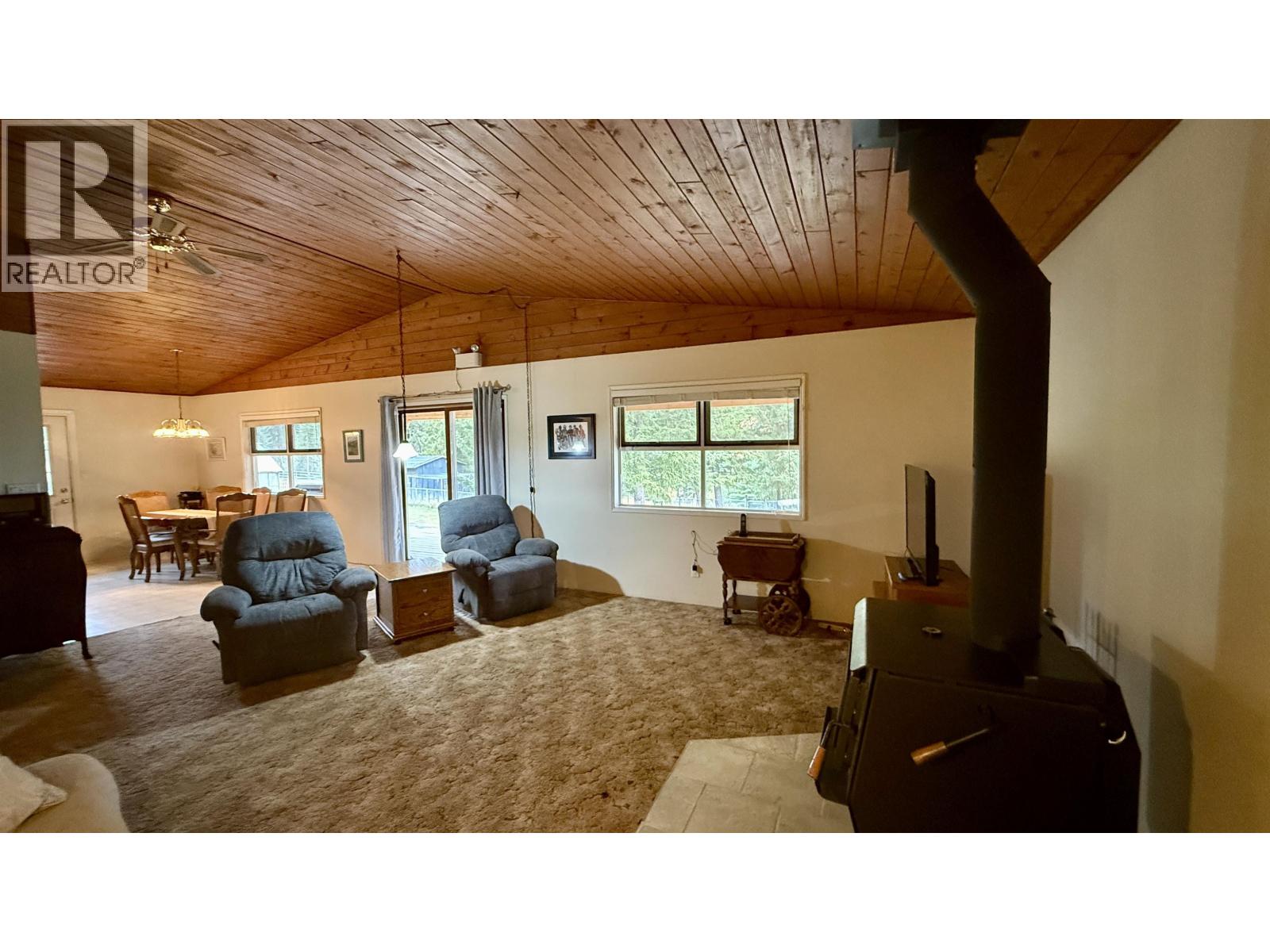 6784 Barnett Road, 100 Mile House, British Columbia  V0K 2E2 - Photo 11 - R3172239