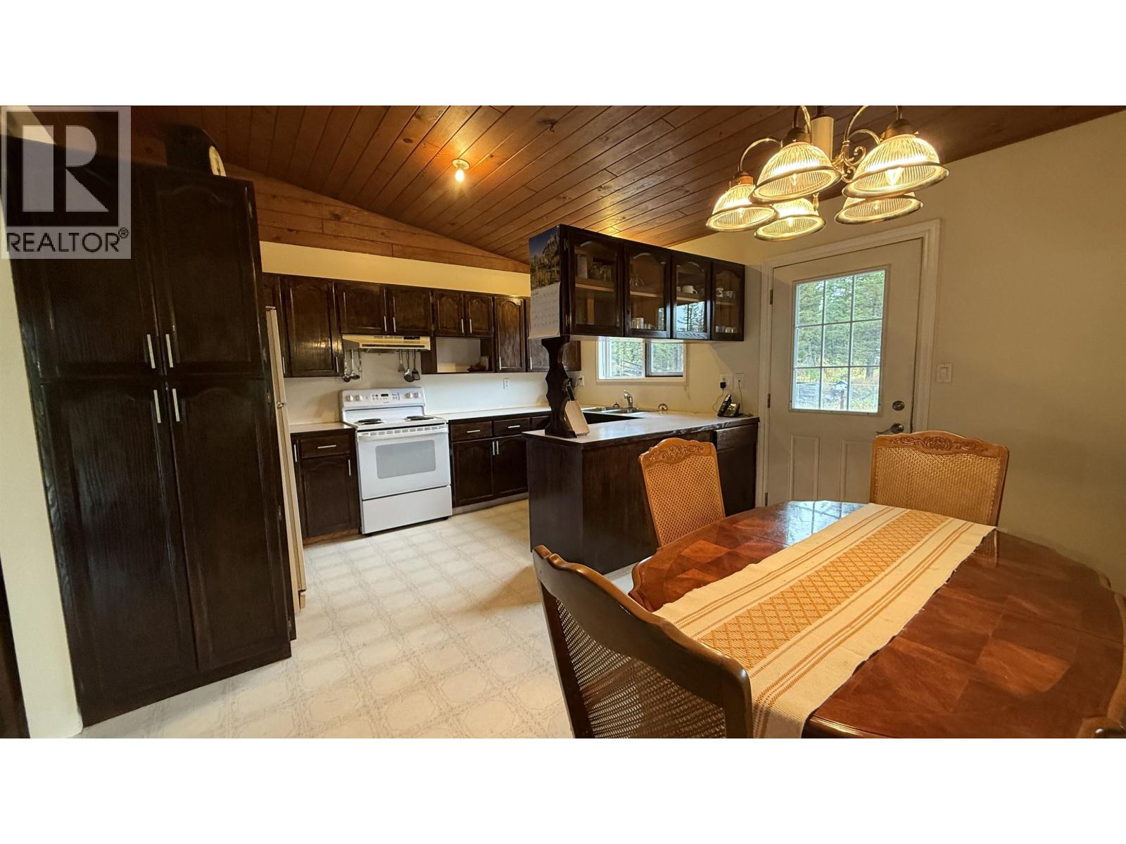6784 Barnett Road, 100 Mile House, British Columbia  V0K 2E2 - Photo 16 - R3172239