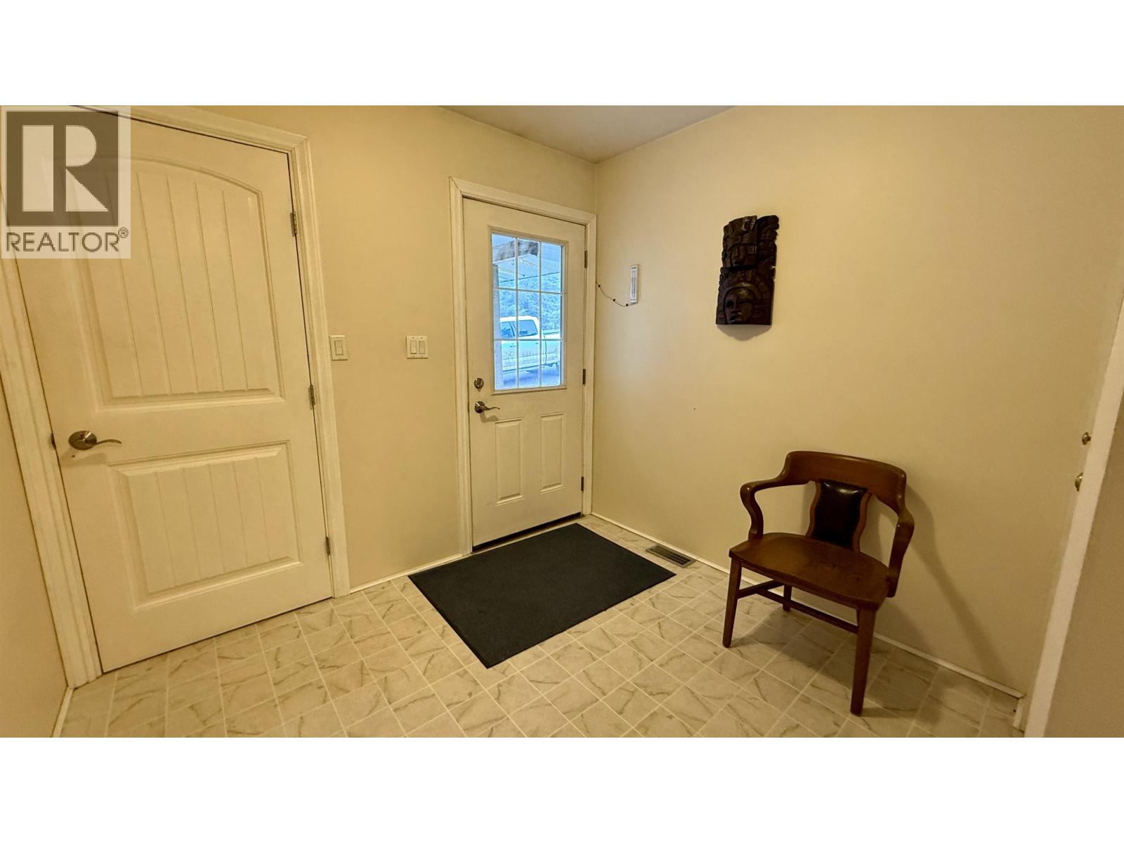 6784 Barnett Road, 100 Mile House, British Columbia  V0K 2E2 - Photo 23 - R3172239