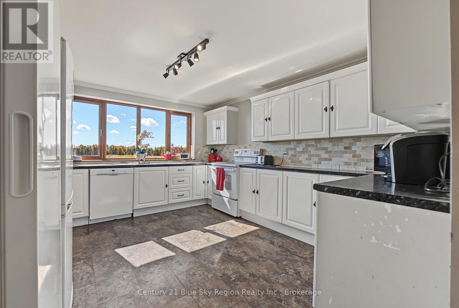 1383 Rabbit Trail Road, Markstay-Warren, Ontario  P0H 2N0 - Photo 6 - X13862154