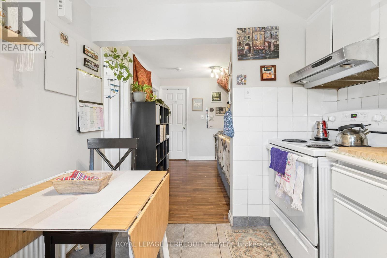 167 Westmount Avenue, Toronto, Ontario  M6E 3M6 - Photo 15 - C13861920