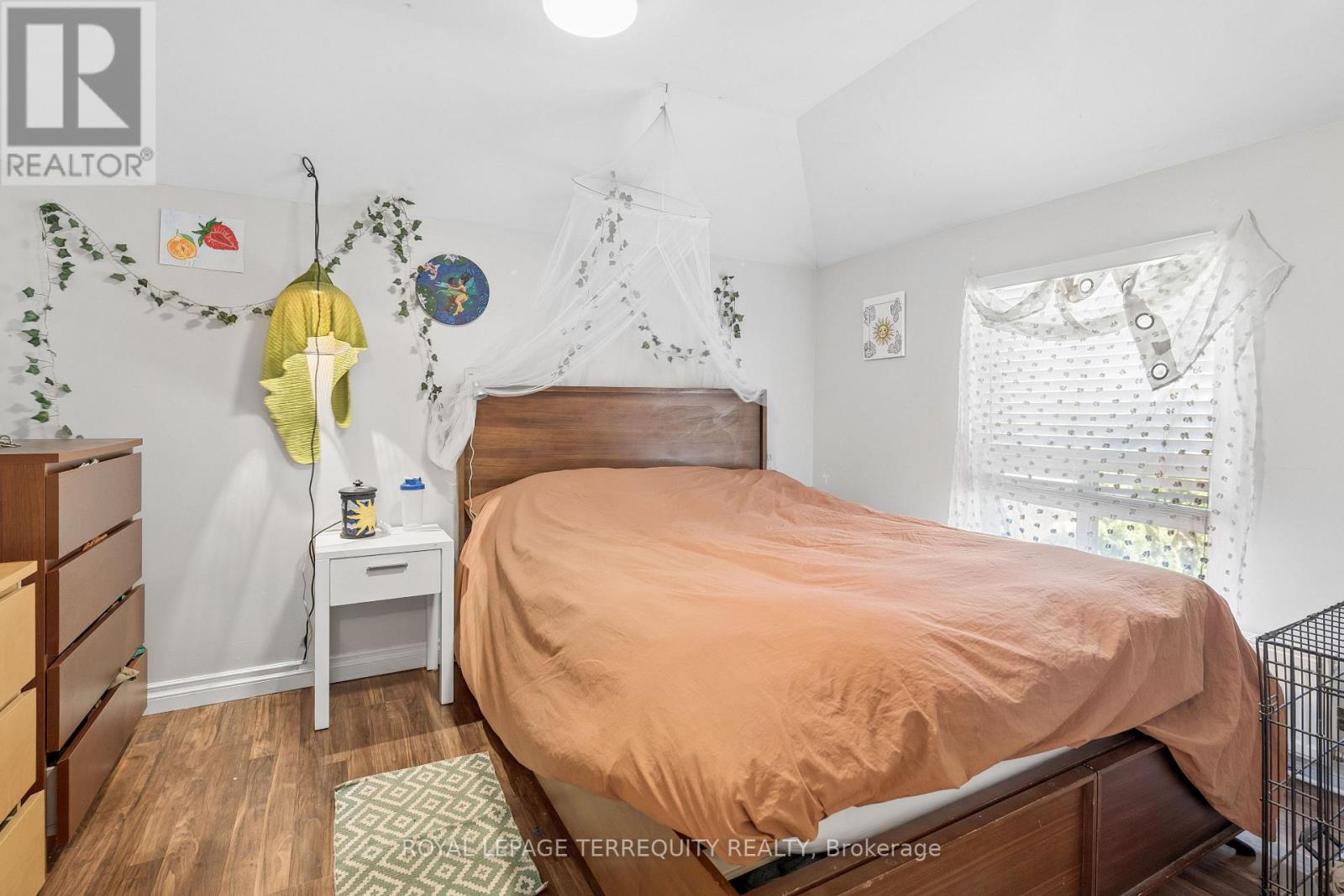 167 Westmount Avenue, Toronto, Ontario  M6E 3M6 - Photo 17 - C13861920