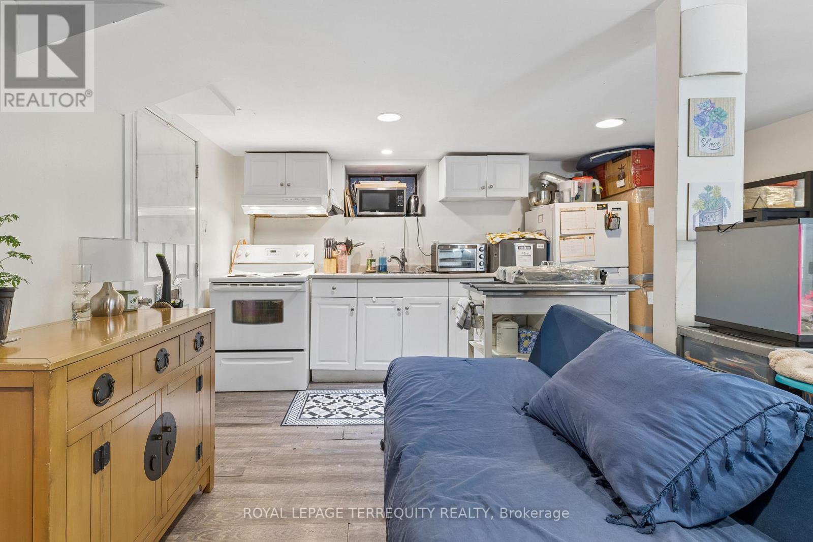 167 Westmount Avenue, Toronto, Ontario  M6E 3M6 - Photo 20 - C13861920