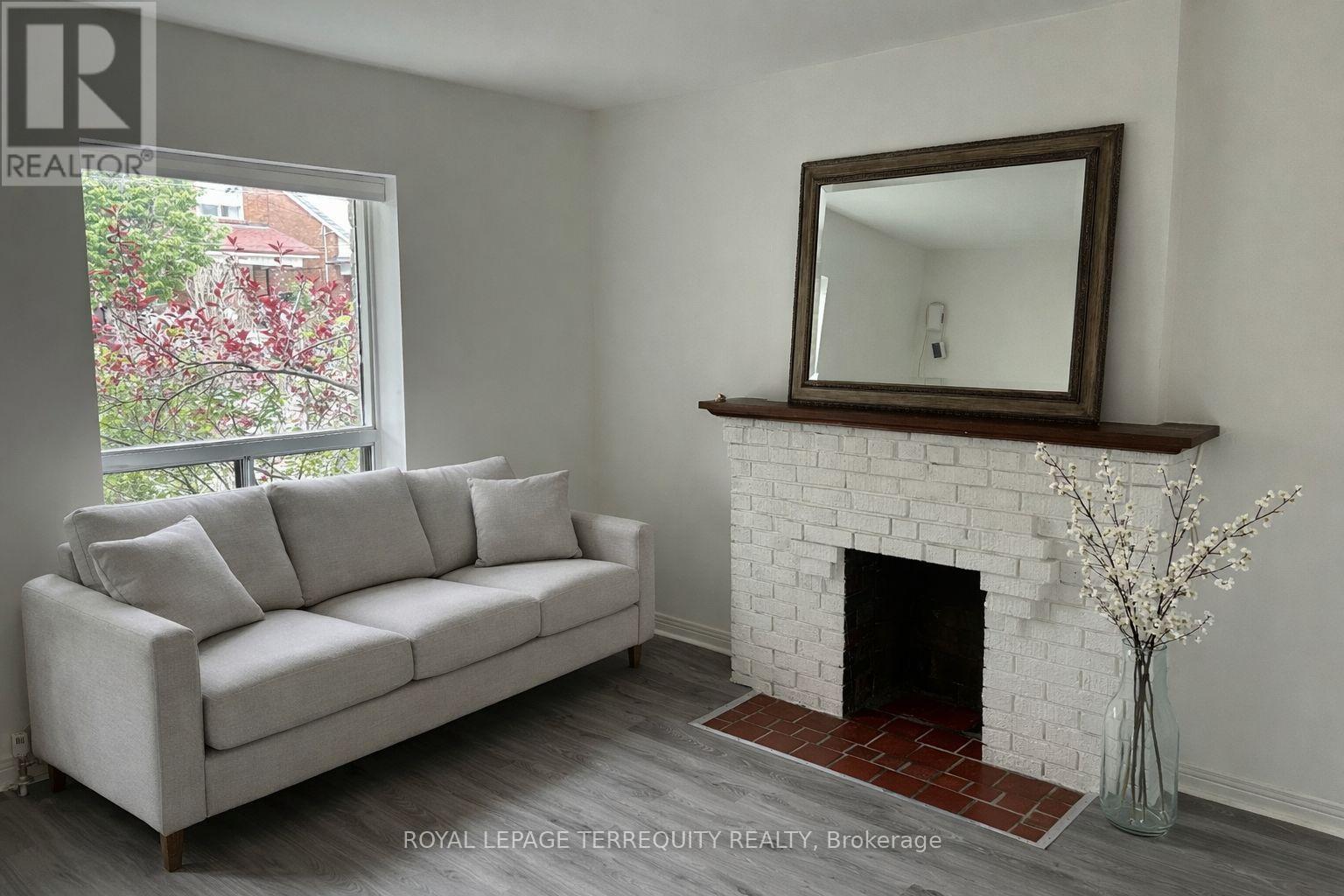 167 Westmount Avenue, Toronto, Ontario  M6E 3M6 - Photo 4 - C13861920