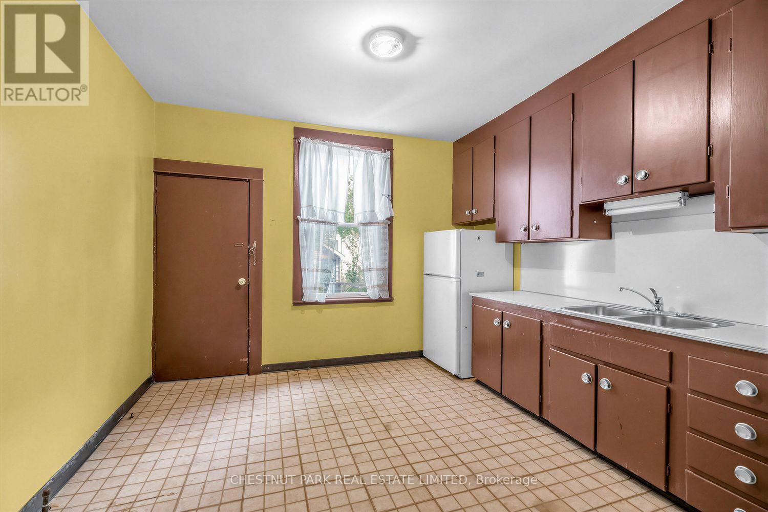 291 St Helen's Avenue, Toronto (Dufferin Grove), Ontario  M6H 4A2 - Photo 7 - C13862044