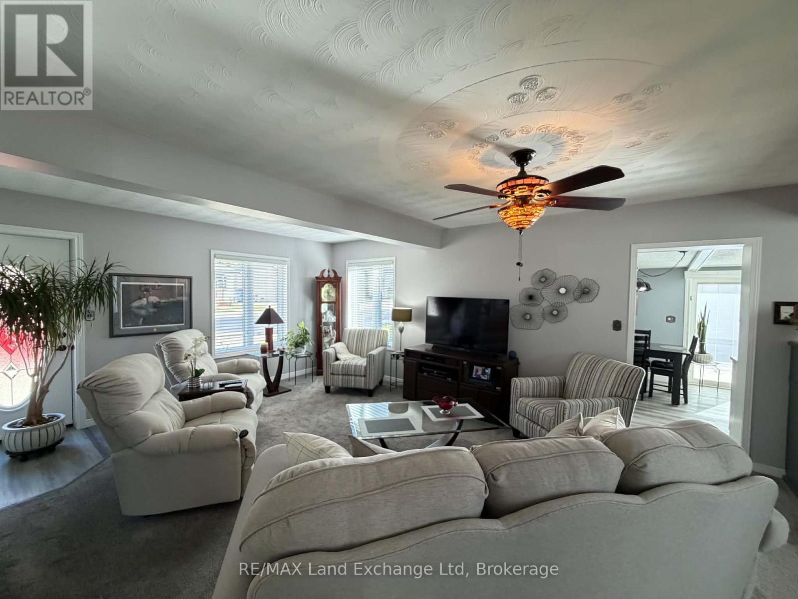 118 Victoria Street E, North Huron, Ontario  N0G 2W0 - Photo 5 - X13861894