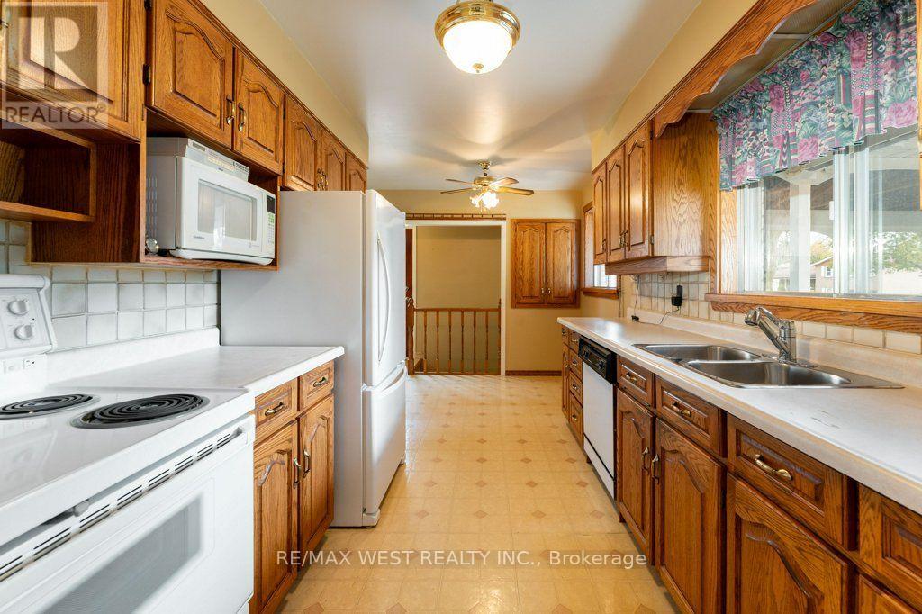 38 Albacore Crescent, Toronto, Ontario  M1H 2L3 - Photo 6 - E13858784