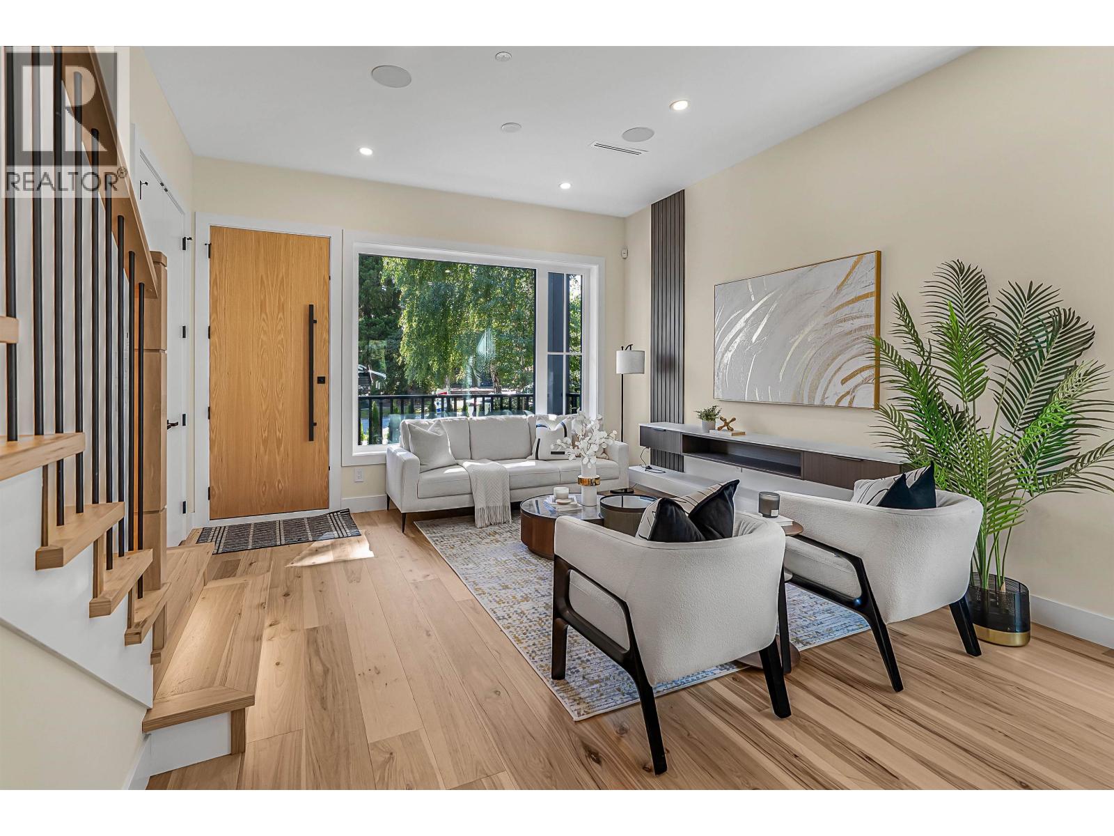 2837 W 31st Avenue, Vancouver, British Columbia  V6L 2A3 - Photo 2 - R3171105