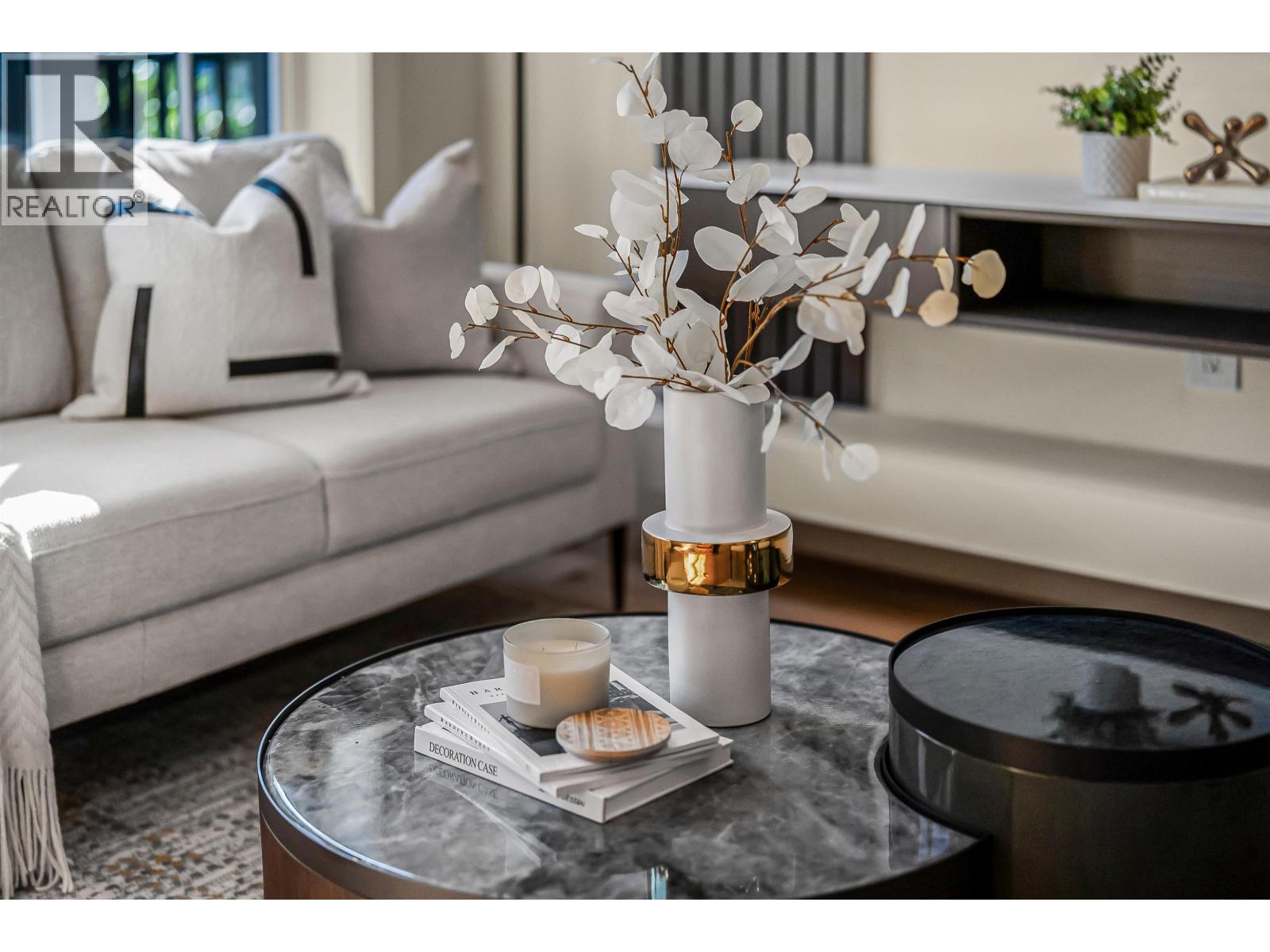 2837 W 31st Avenue, Vancouver, British Columbia  V6L 2A3 - Photo 3 - R3171105