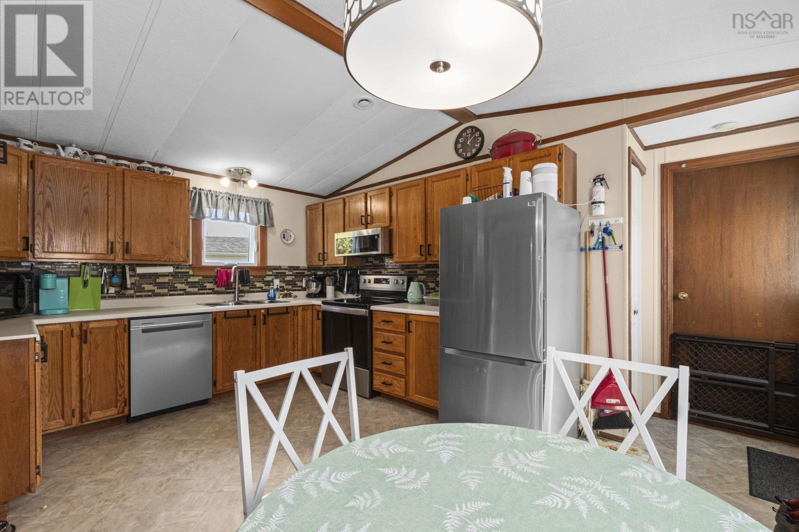 47 Earleton Avenue, Dartmouth, Nova Scotia  B2Y 2A6 - Photo 7 - 202624993