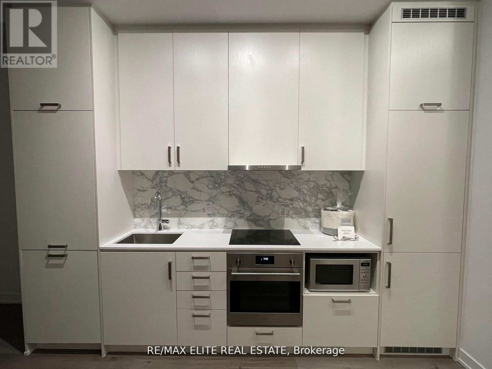 510 - 60 Honeycrisp Crescent, Vaughan (Vaughan Corporate Centre), Ontario  L4K 0N5 - Photo 2 - N13862022