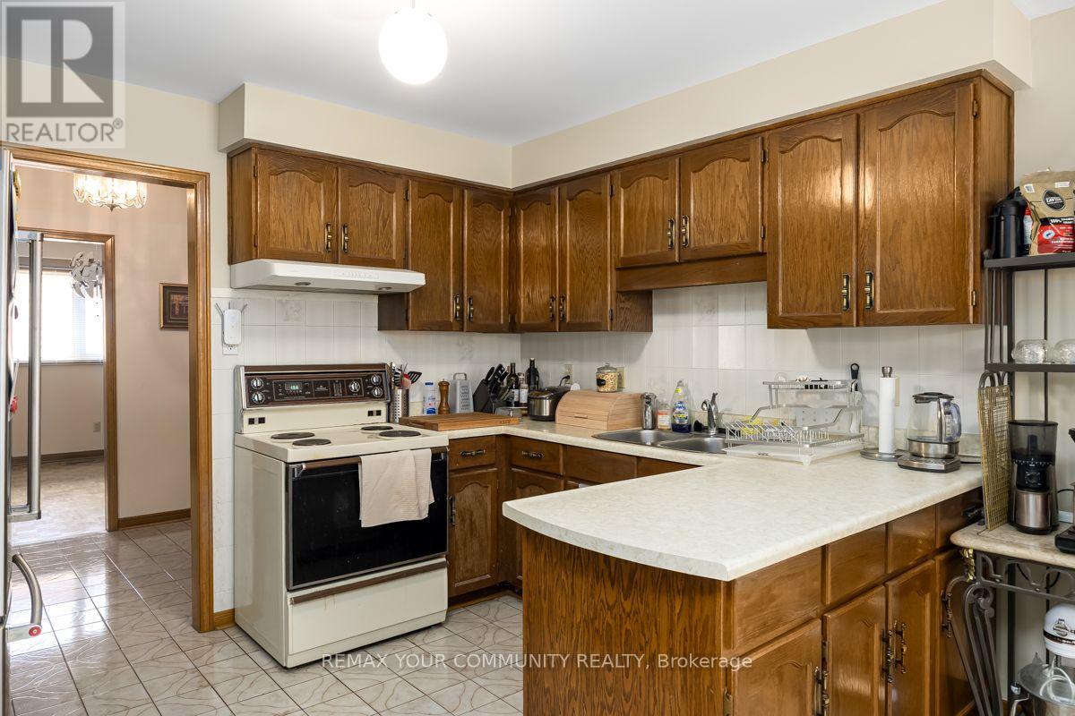 55 Thistle Ridge Drive, Vaughan, Ontario  L4L 3K3 - Photo 11 - N13862150