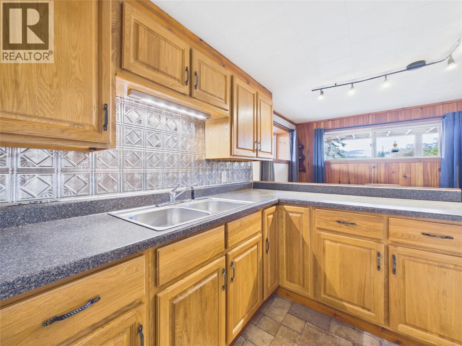 711 7th Street S, Cranbrook, British Columbia  V1C 1N2 - Photo 20 - 10402530