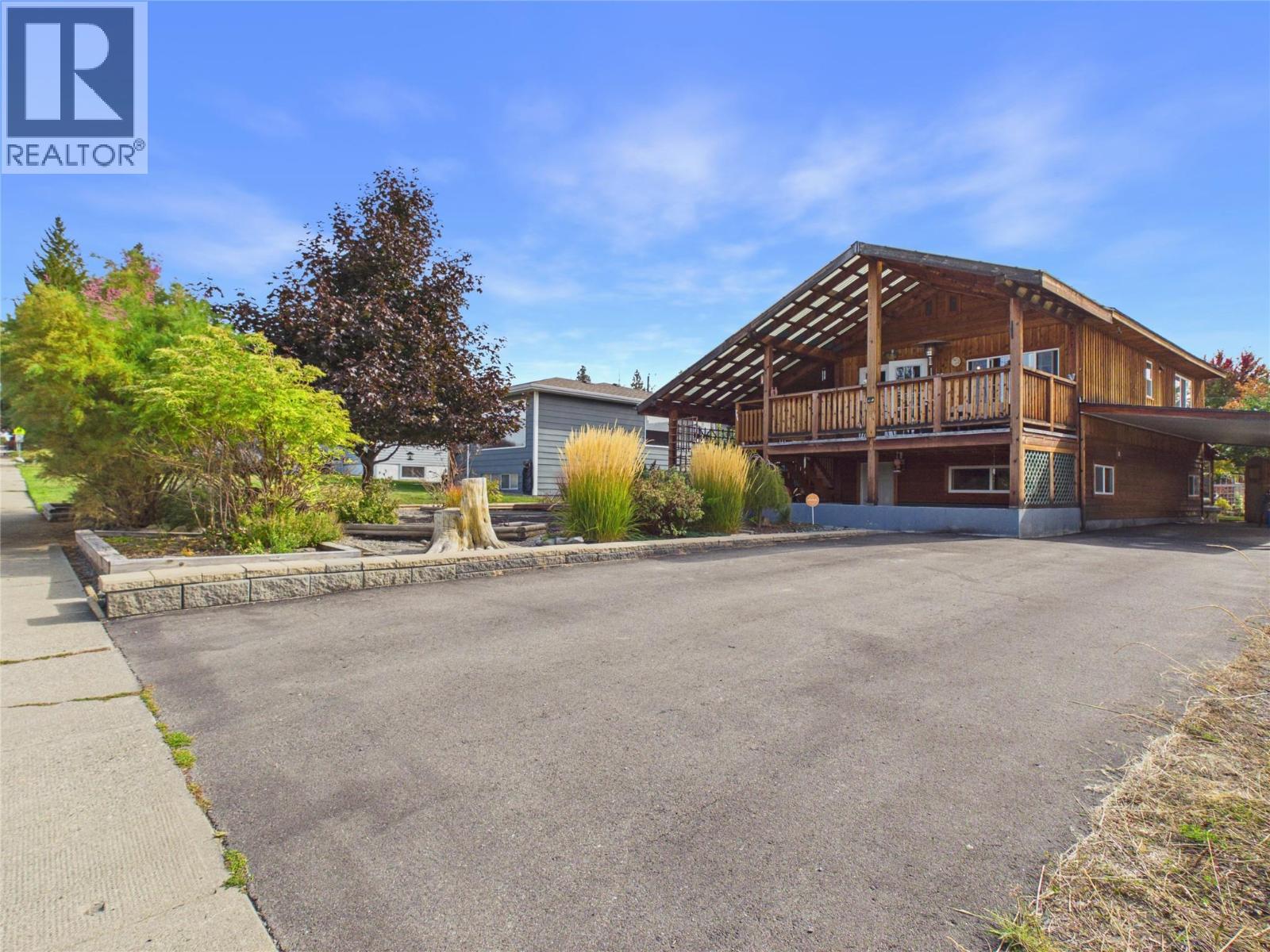 711 7th Street S, Cranbrook, British Columbia  V1C 1N2 - Photo 2 - 10402530