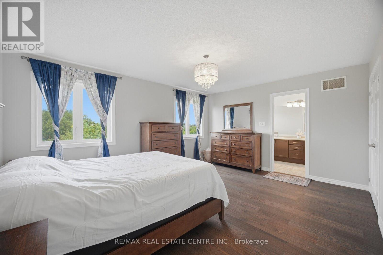 2425 Quetico Crescent, Oakville, Ontario  L6M 0R4 - Photo 24 - W13861932