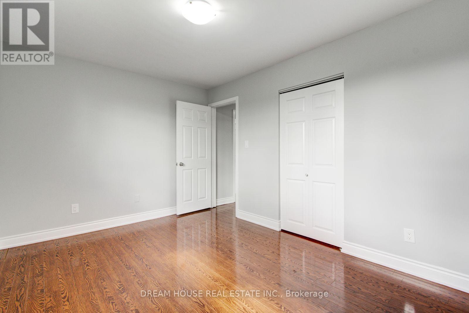 3764 Wyewood Road, Mississauga, Ontario  L4T 2A2 - Photo 26 - W13861988