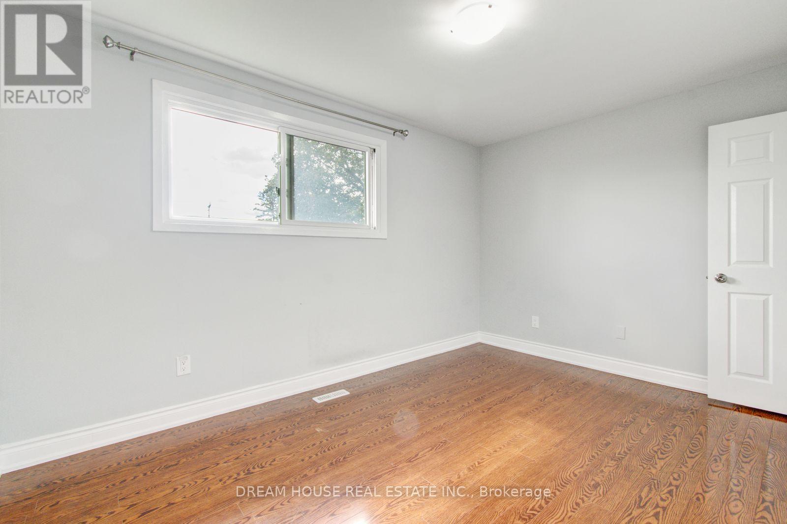3764 Wyewood Road, Mississauga, Ontario  L4T 2A2 - Photo 27 - W13861988