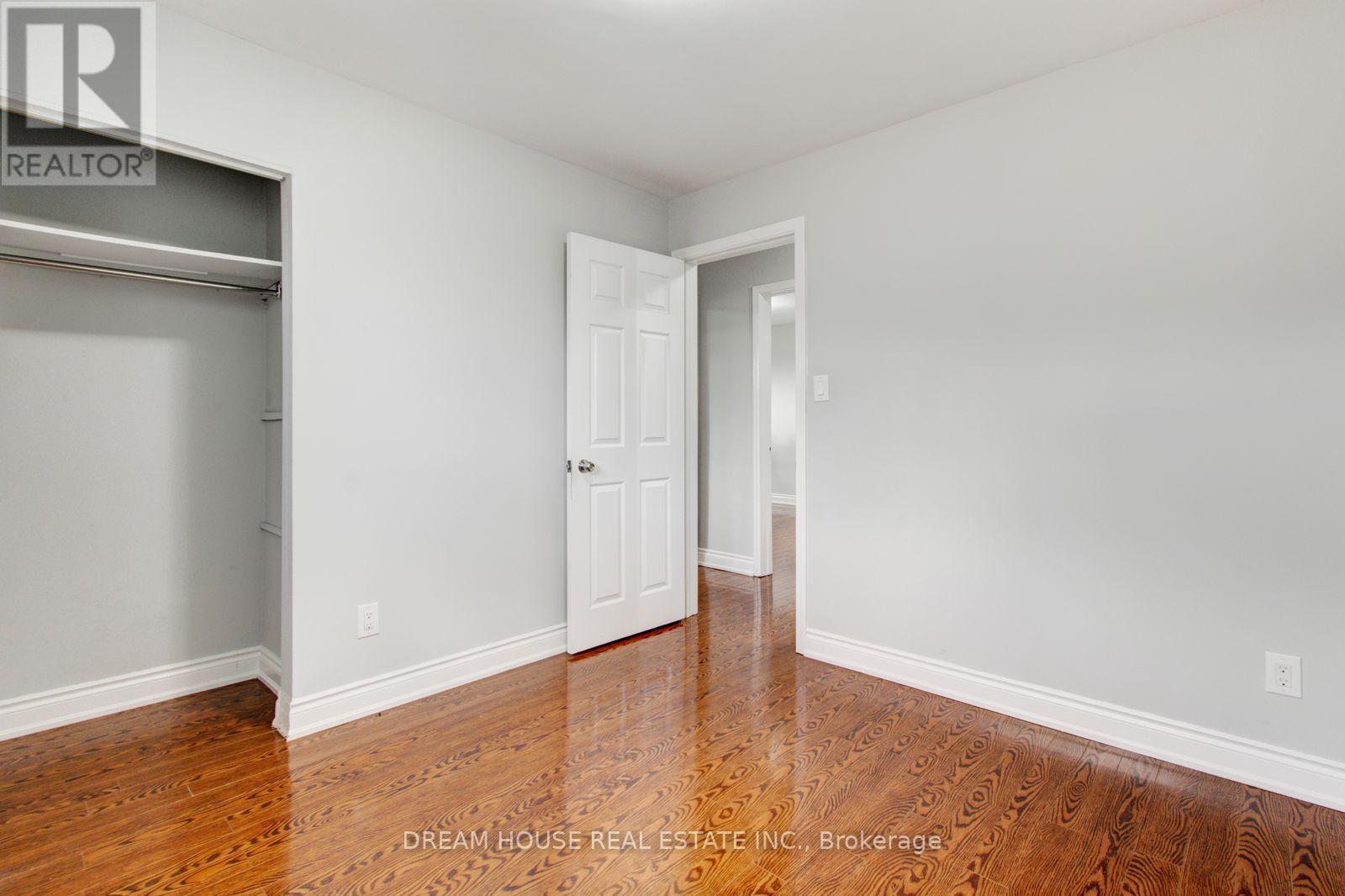 3764 Wyewood Road, Mississauga, Ontario  L4T 2A2 - Photo 28 - W13861988