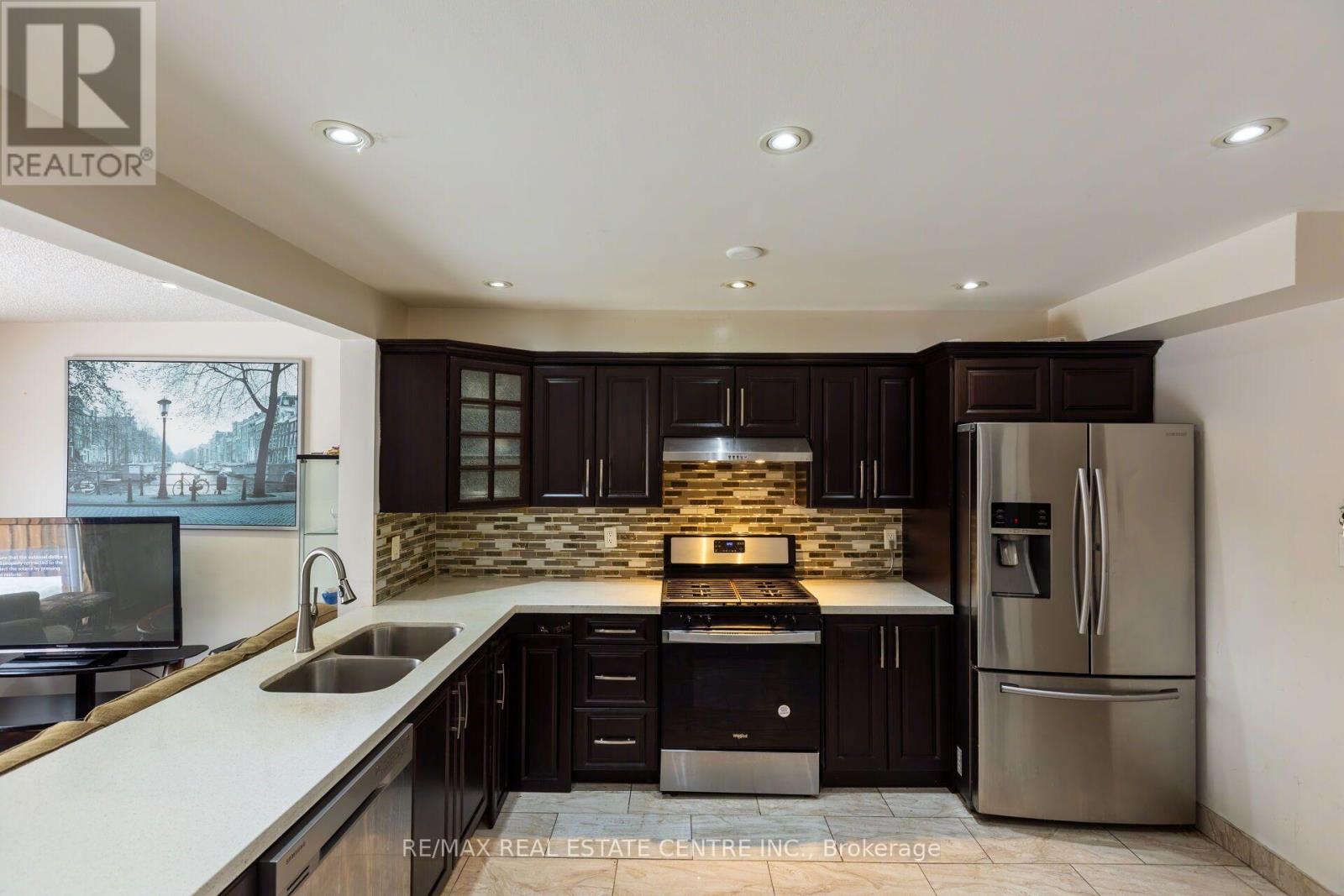 42 Wooliston Crescent, Brampton, Ontario  L6Y 4J5 - Photo 8 - W13862090