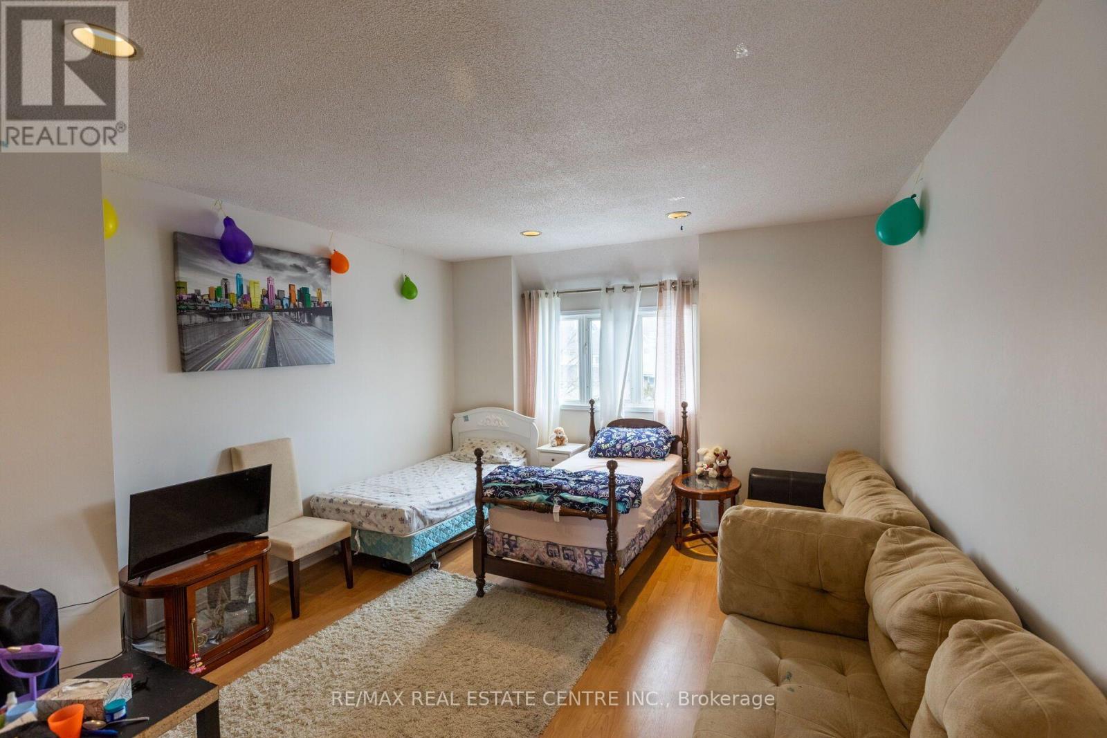 42 Wooliston Crescent, Brampton, Ontario  L6Y 4J5 - Photo 9 - W13862090