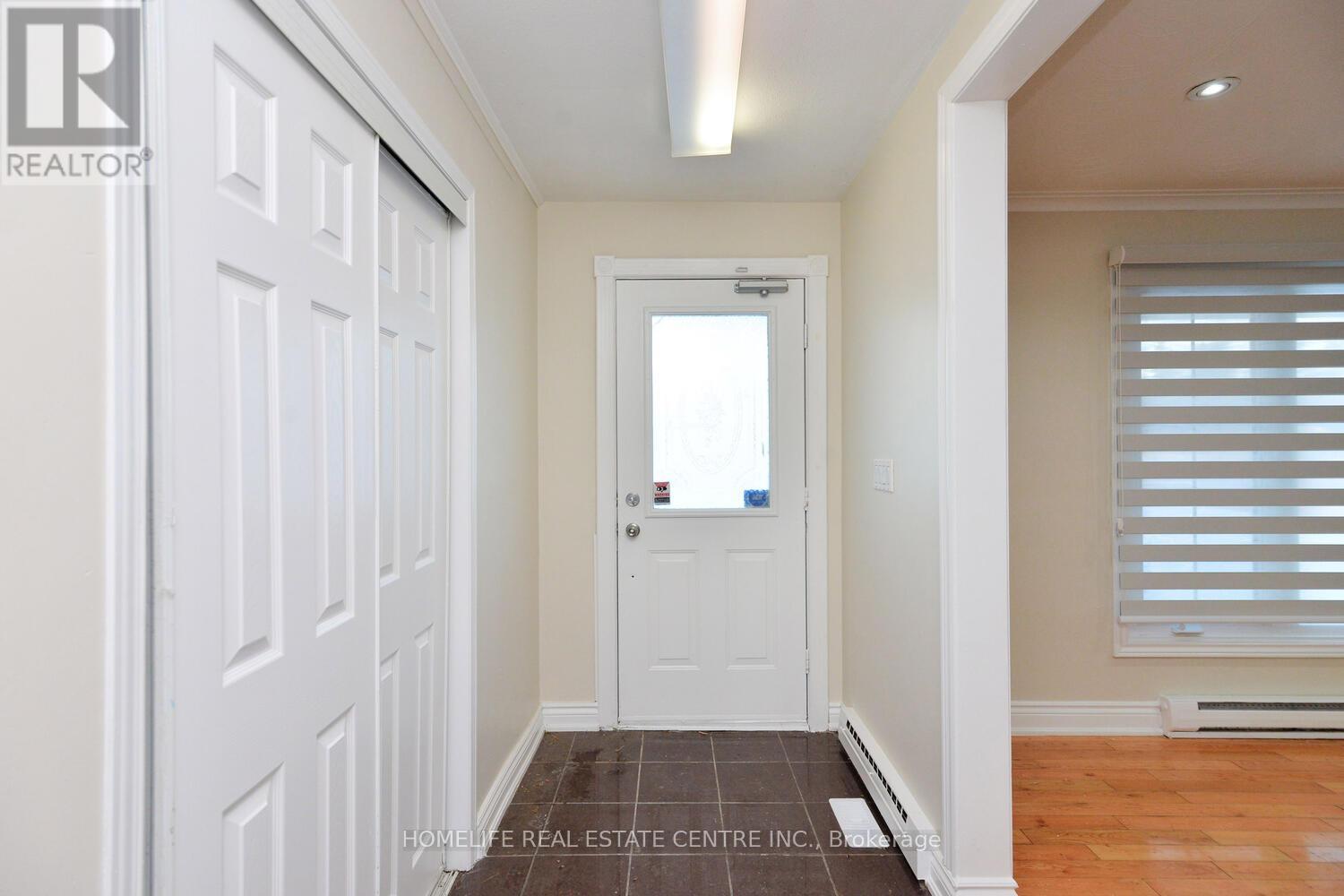 1741 Countryside Drive, Brampton, Ontario  L6R 0B7 - Photo 4 - W13862158