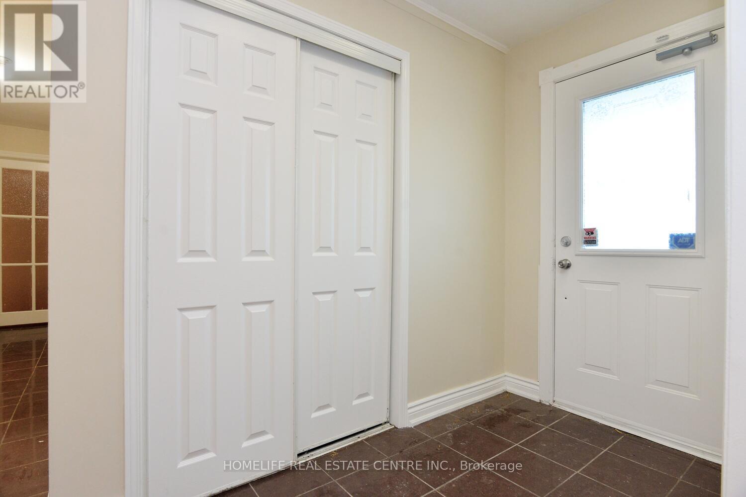 1741 Countryside Drive, Brampton, Ontario  L6R 0B7 - Photo 5 - W13862158