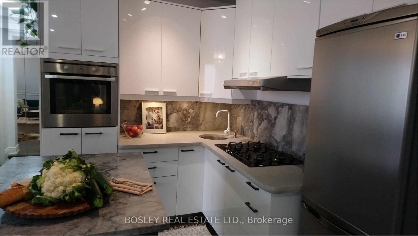 1 - 11 Boustead Avenue, Toronto, Ontario  M6R 1Y7 - Photo 3 - W13862170