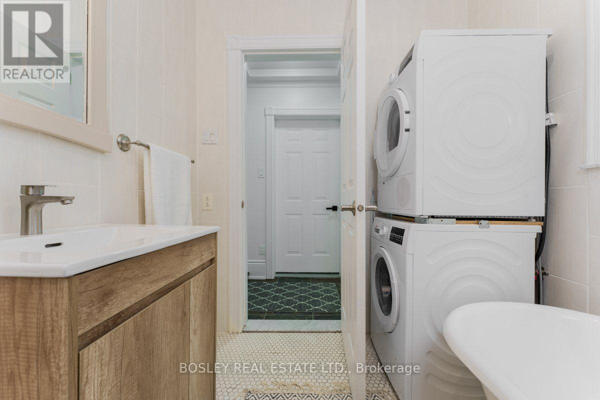 1 - 11 Boustead Avenue, Toronto, Ontario  M6R 1Y7 - Photo 8 - W13862170