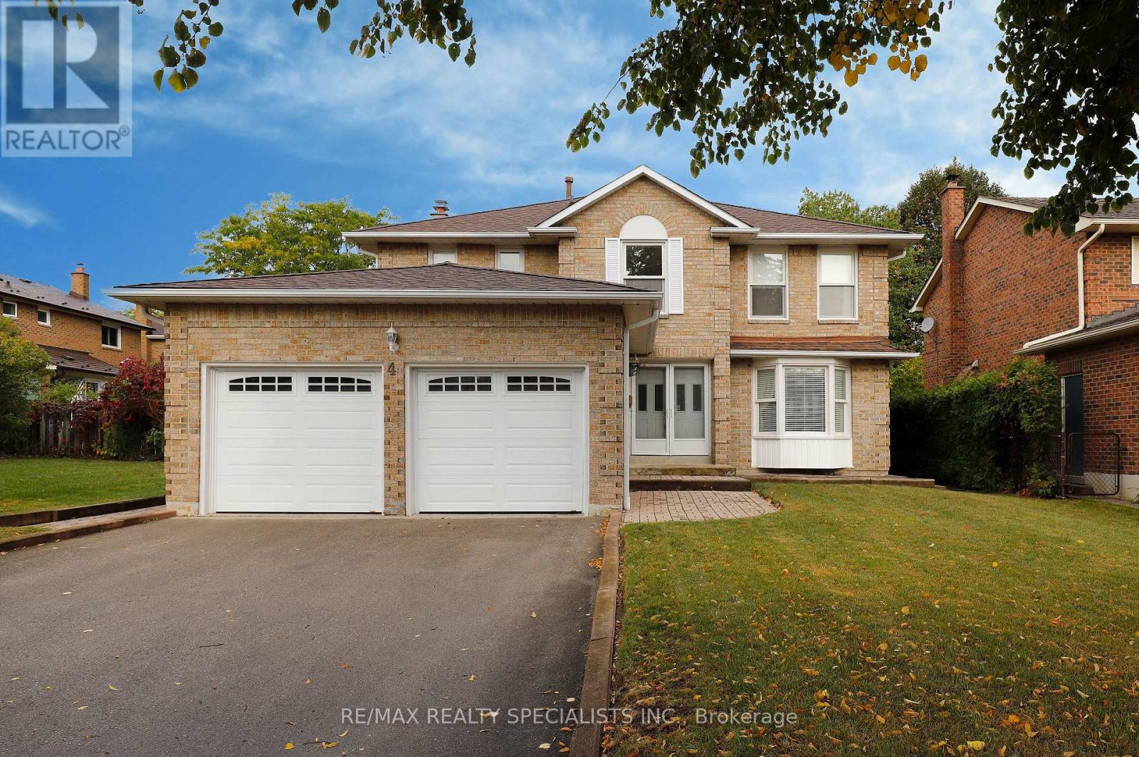 4 MOWAT COURT, Brampton, Ontario