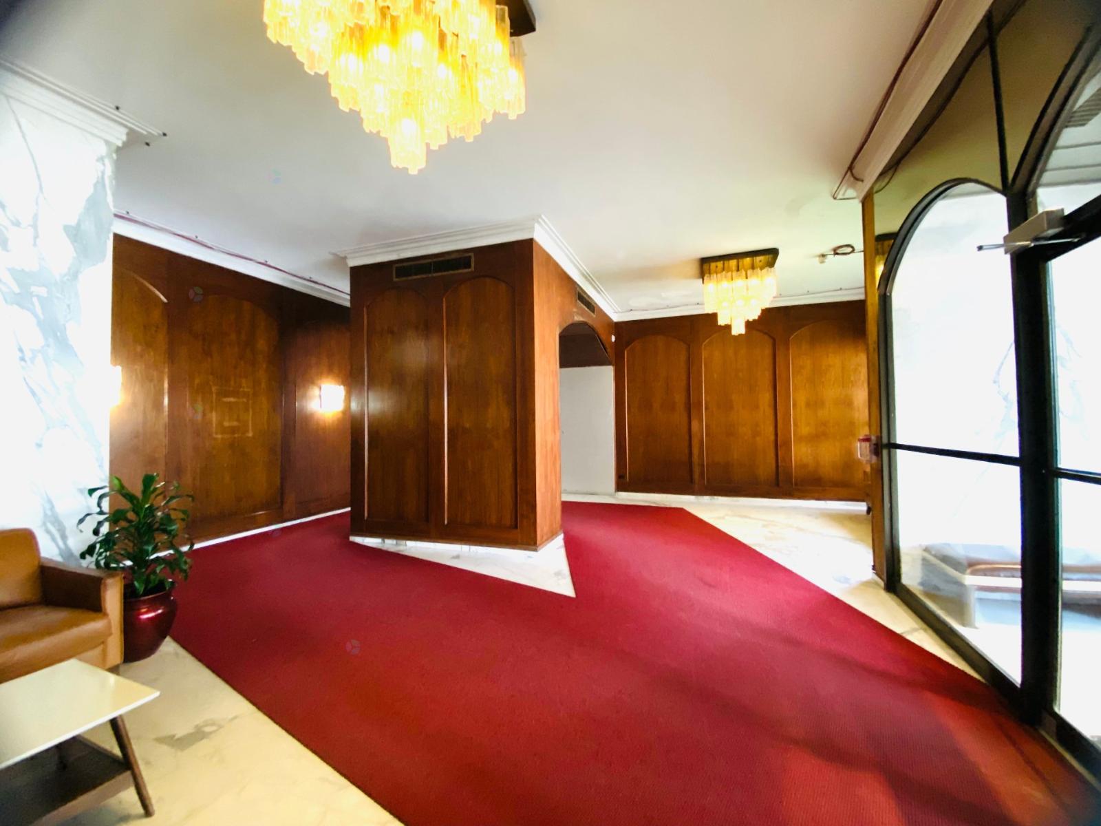 5700 Boul. Cavendish|#702 Côte-Saint-Luc Quebec Canada H4W1S8 3