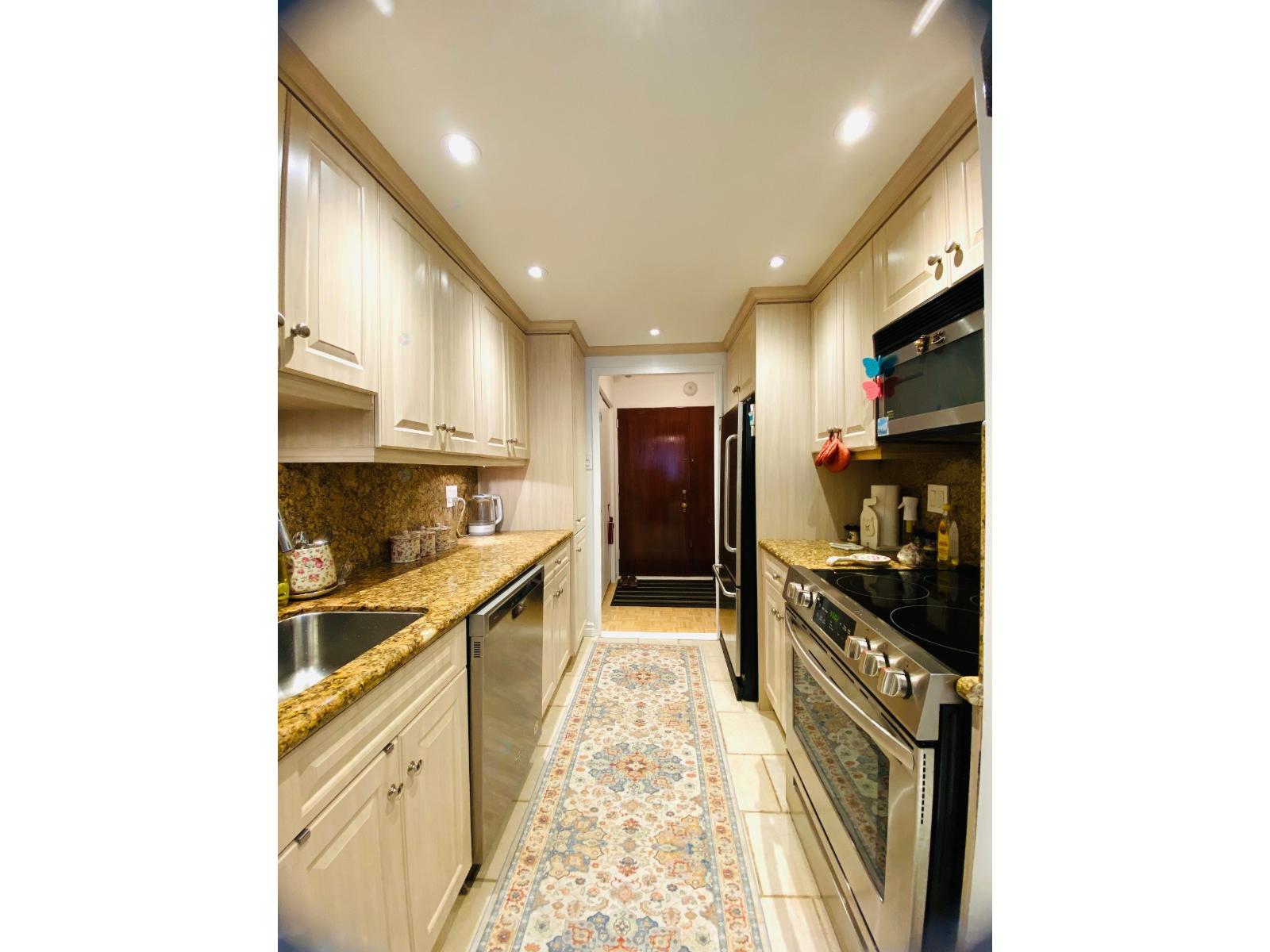 5700 Boul. Cavendish|#702 Côte-Saint-Luc Quebec Canada H4W1S8 4